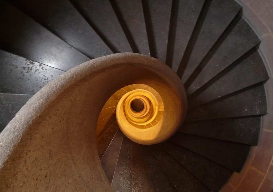 Escalier : Quelle essence de bois choisir pour une déco assortie ?