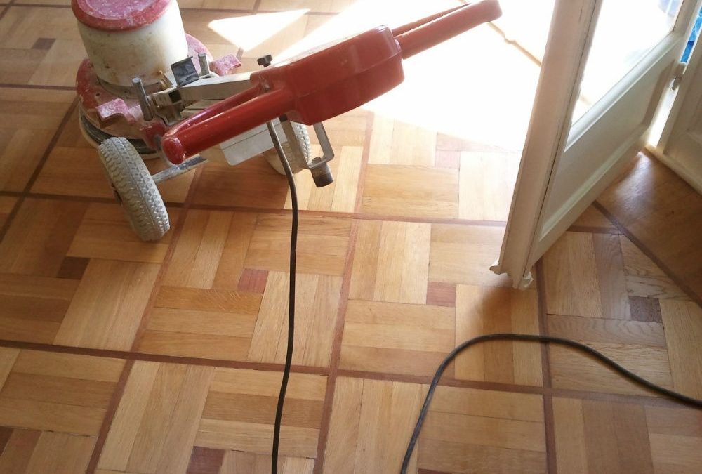 Poncer son parquet : comment faire ?