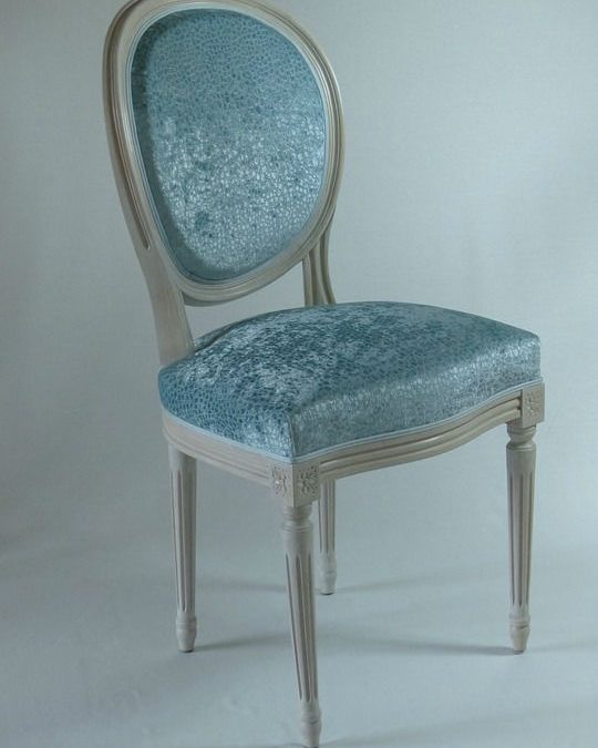 chaise medaillon