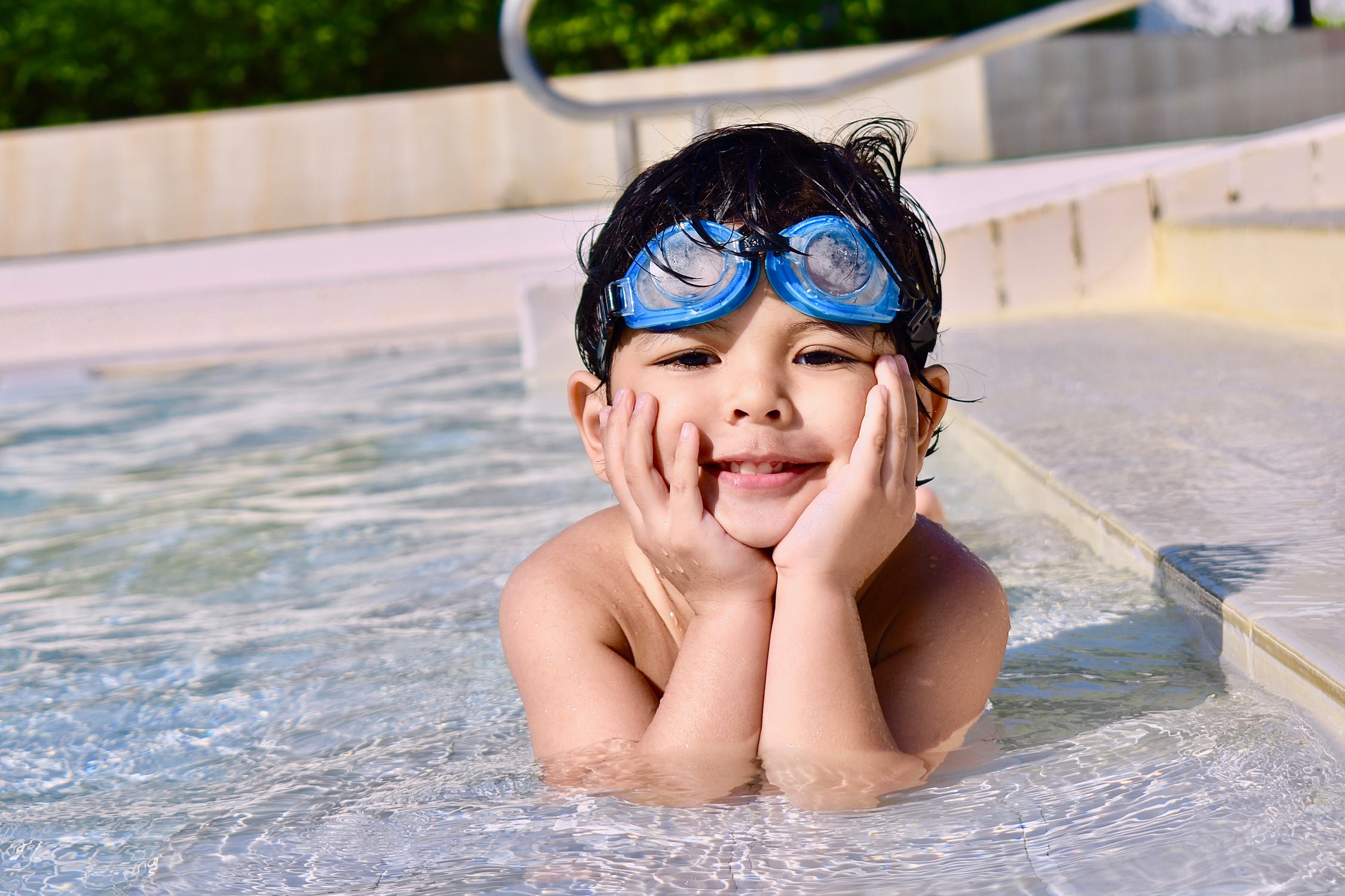 enfant piscine