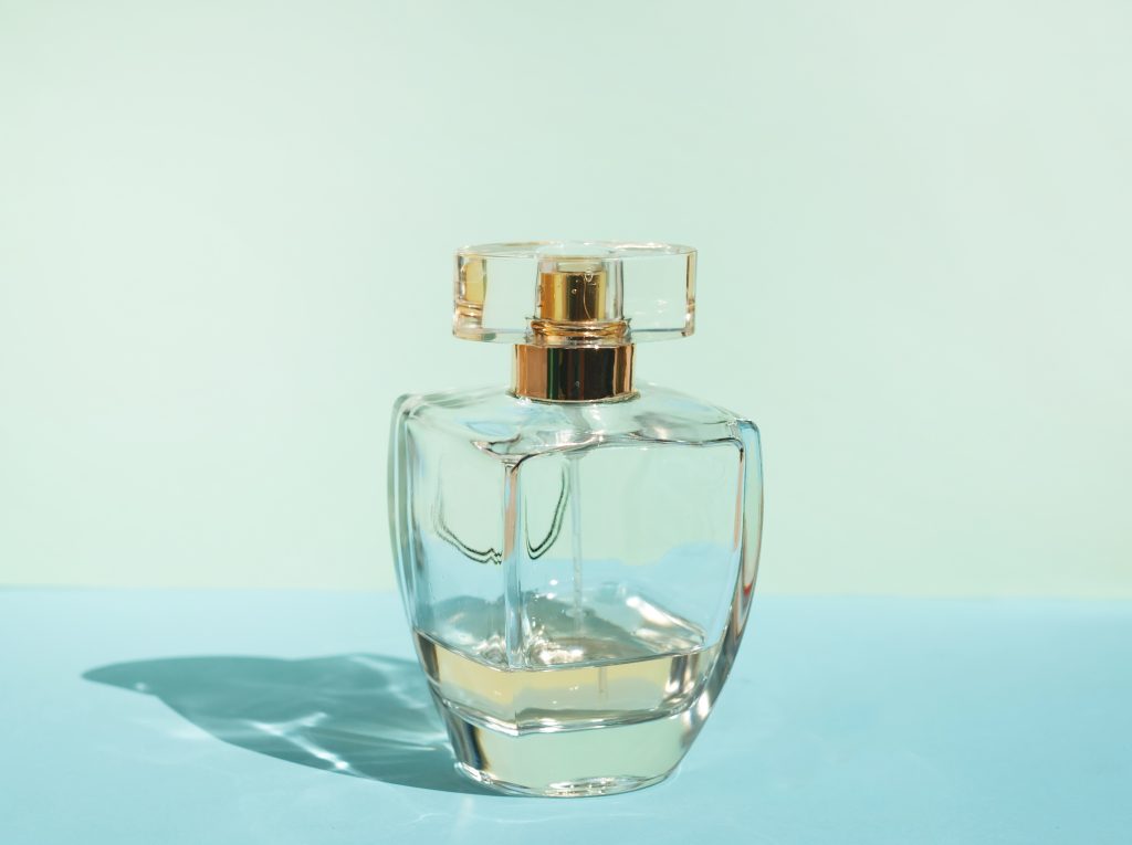 Flacon de parfum féminin