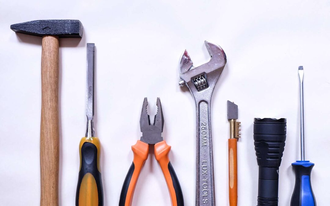 Ryobi One+ vs Milwaukee M18 – Comparaison de systèmes d&rsquo;outils modulaires